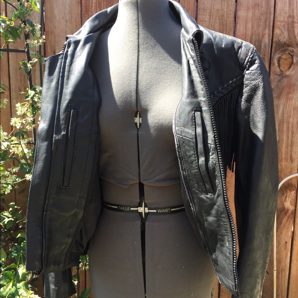 Detailed Leather Motorcycle Jacket - Picture 4 of 5